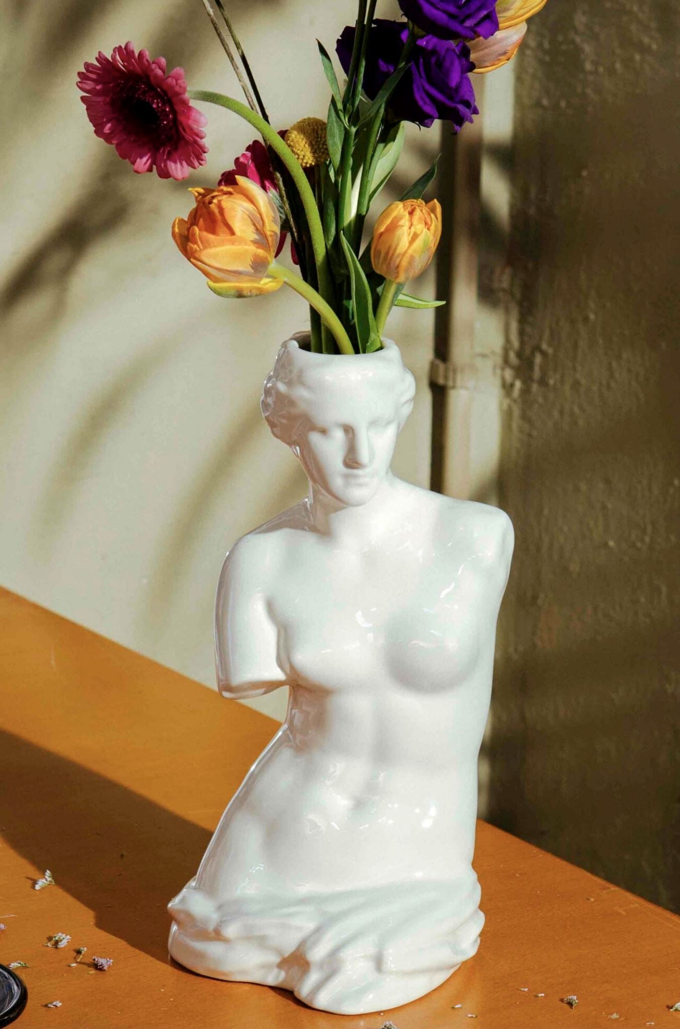 White Venus Flower Vase x Doiy - Third Drawer Down